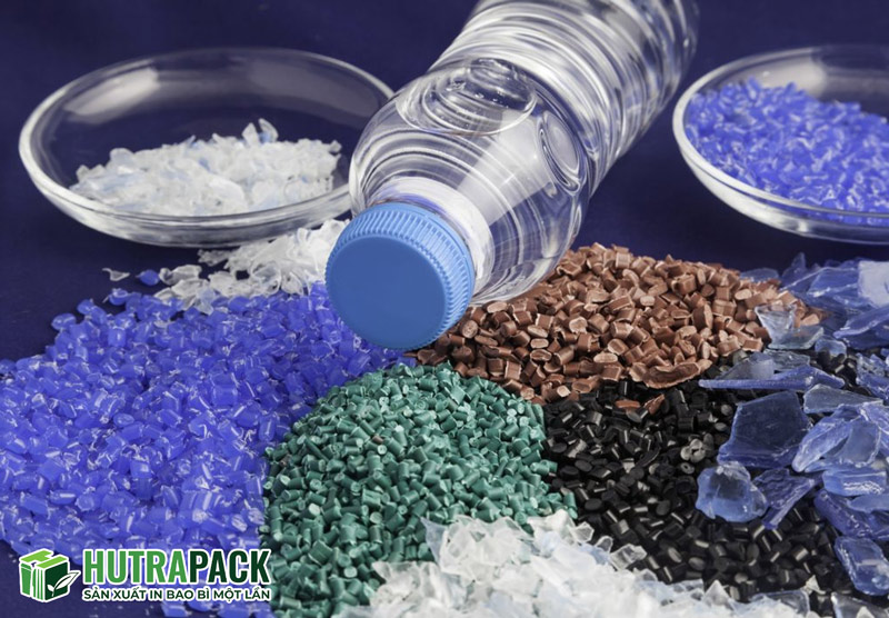 Nhựa PET (Polyethylene Terephthalate) là một loại nhựa polyme được tạo từ ethylene glycol và terephthalic acid