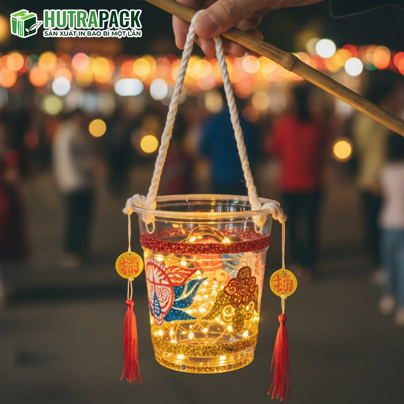 Đèn lồng trang trí từ ly nhựa